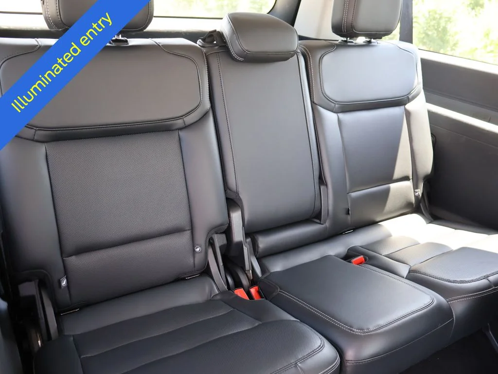 Certified Used 2025 Black Metallic Ford Platinum image 14
