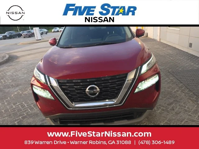 Used 2021 Red Nissan SV image 3