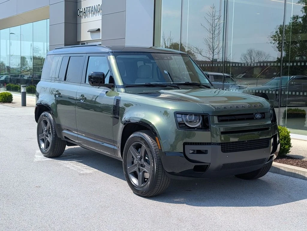 New 2026 Woolstone Green Land Rover X-Dynamic SE image 6