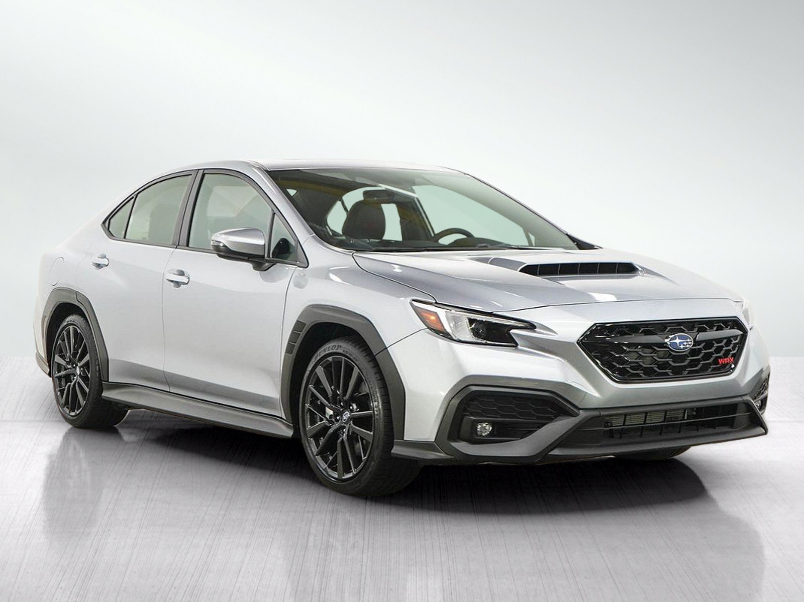 Used 2025 Ice Silver Metallic Subaru Limited image 7