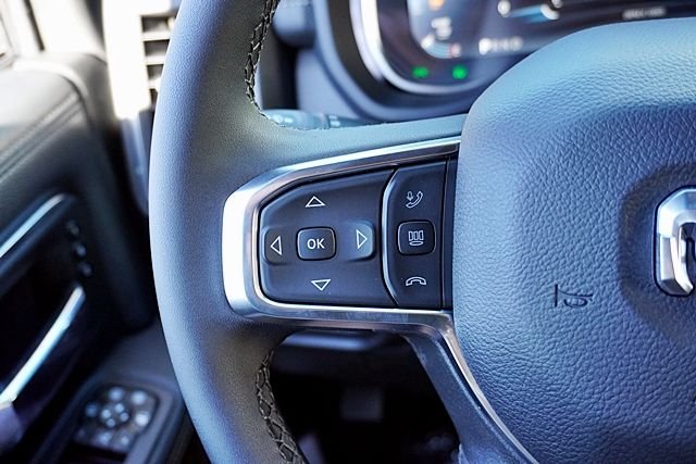 New 2026 Granite Crystal Metallic Clear-Coat Exterior Paint RAM Laramie image 43