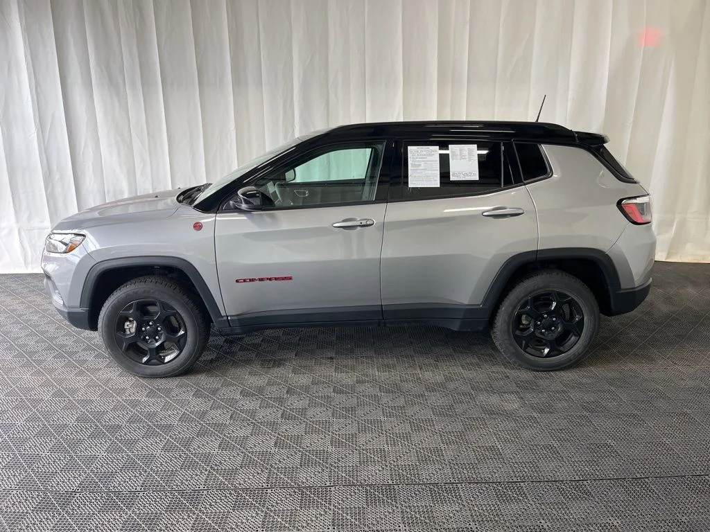 Used 2023 Silver Jeep Trailhawk image 28
