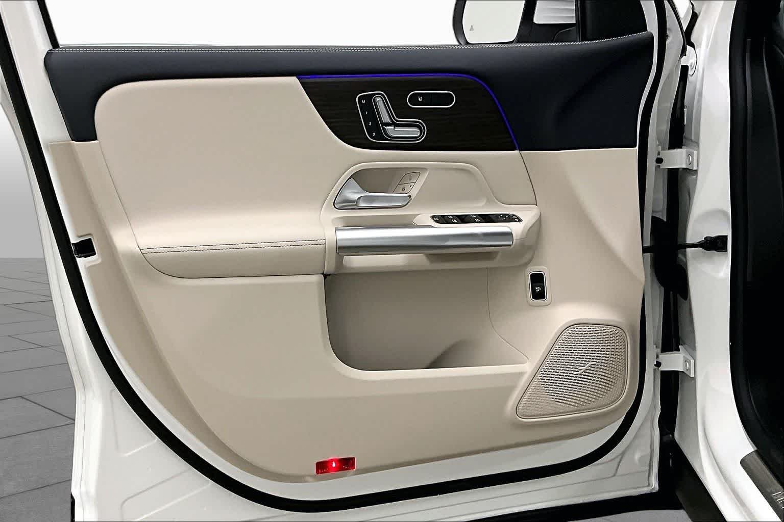 New 2026 Polar White Mercedes-Benz GLA 250 image 10
