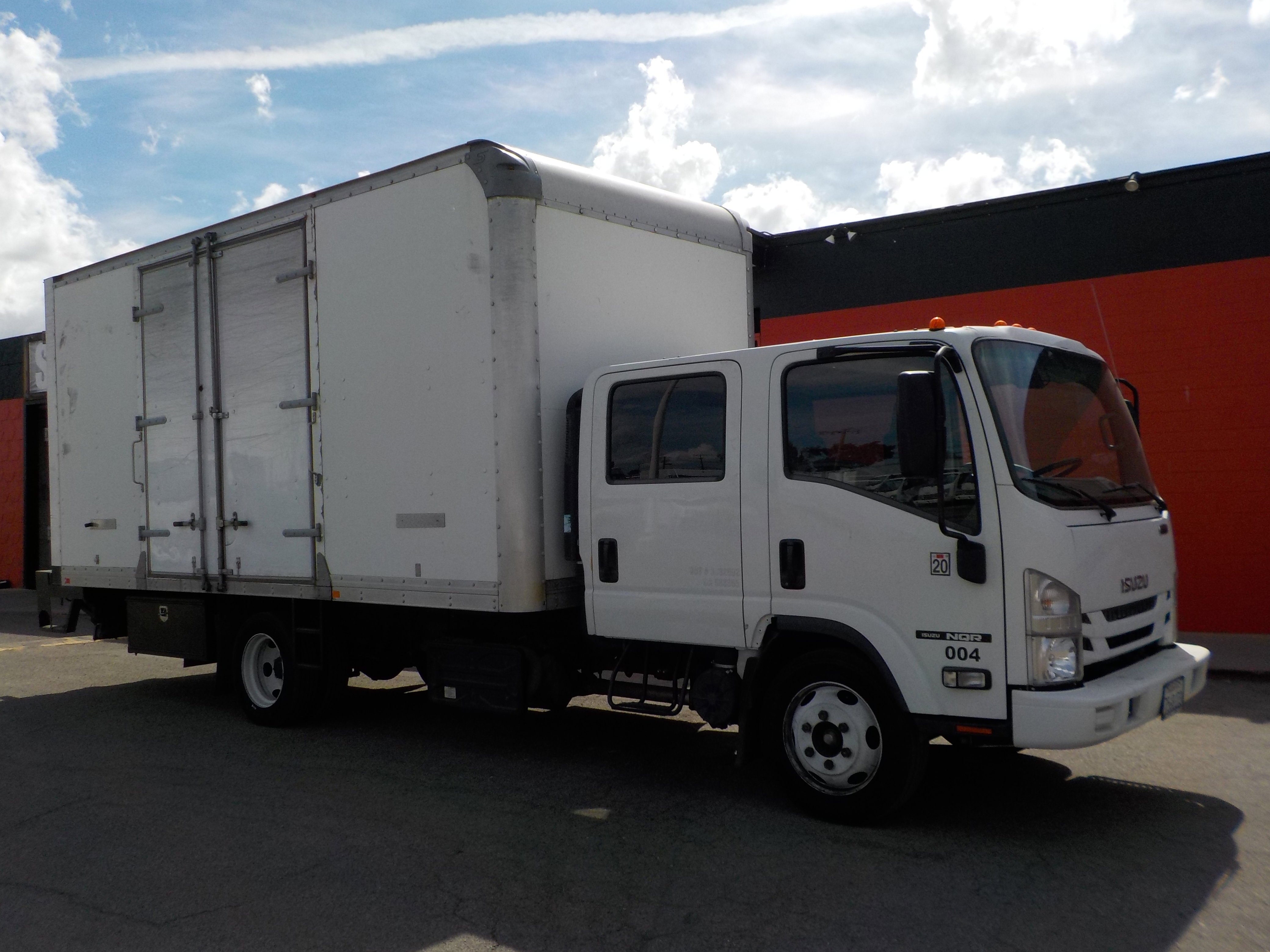 2018 Isuzu NQR's photo