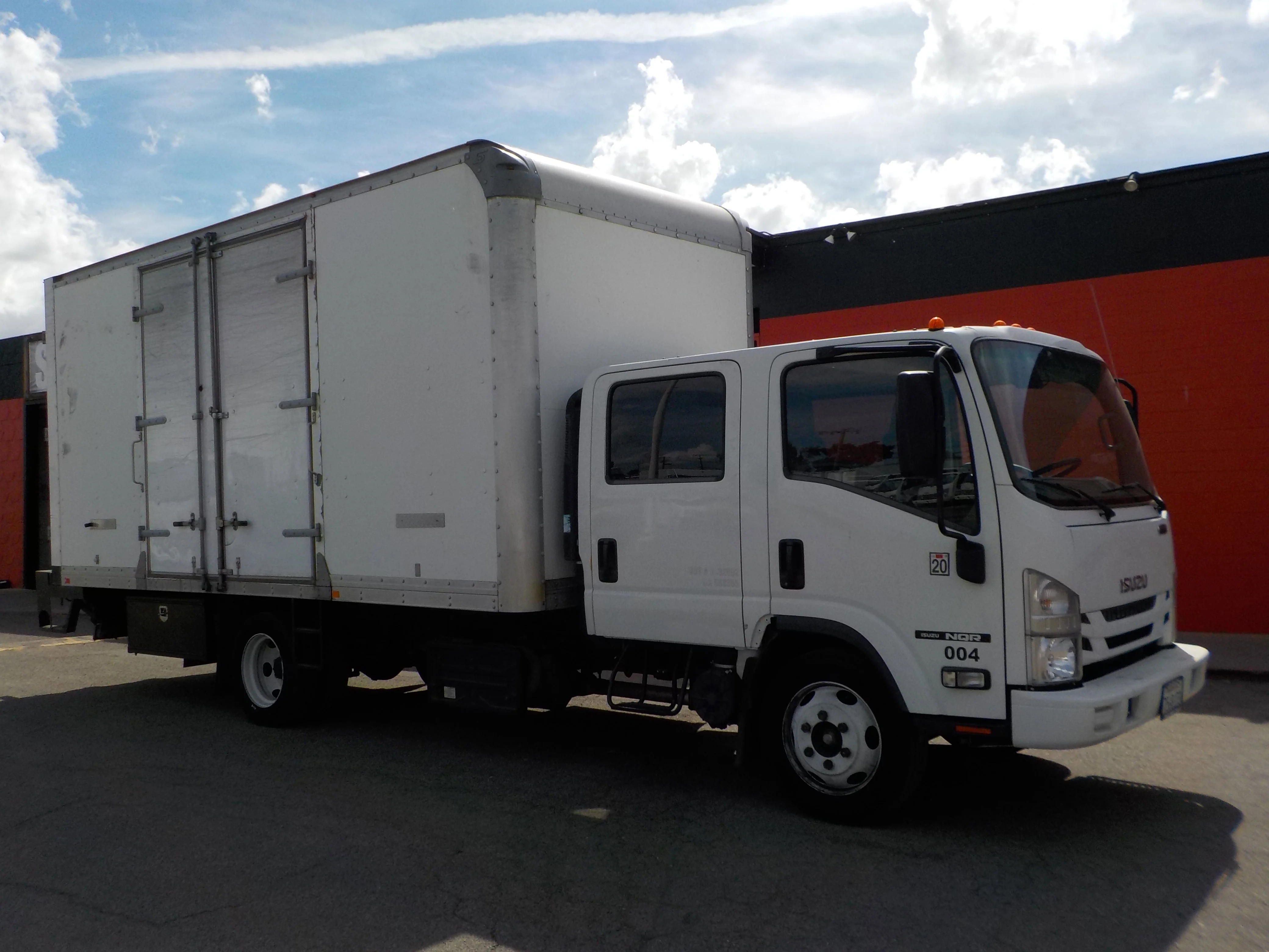 2018 Isuzu NQR's photo