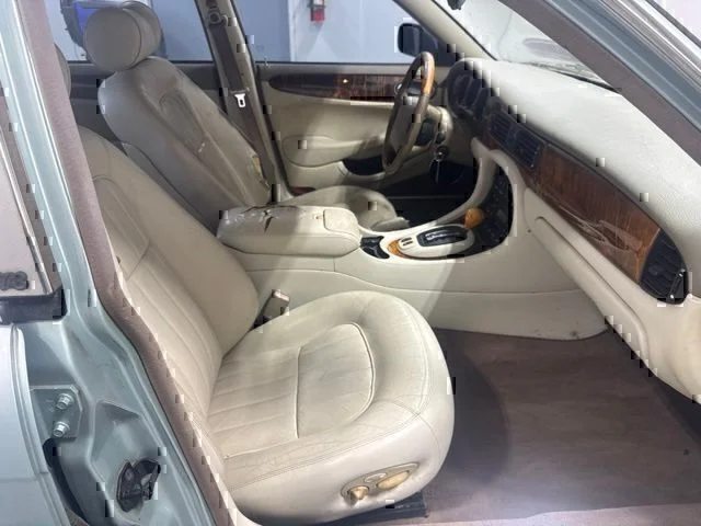 Used 2000 Gold Jaguar Base image 22