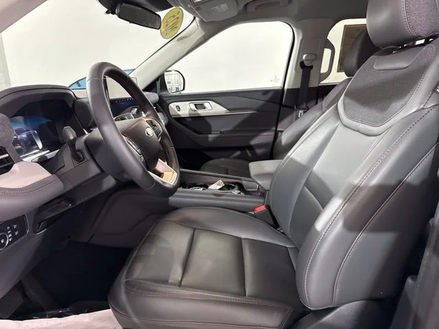Used 2025 White Ford Active image 17
