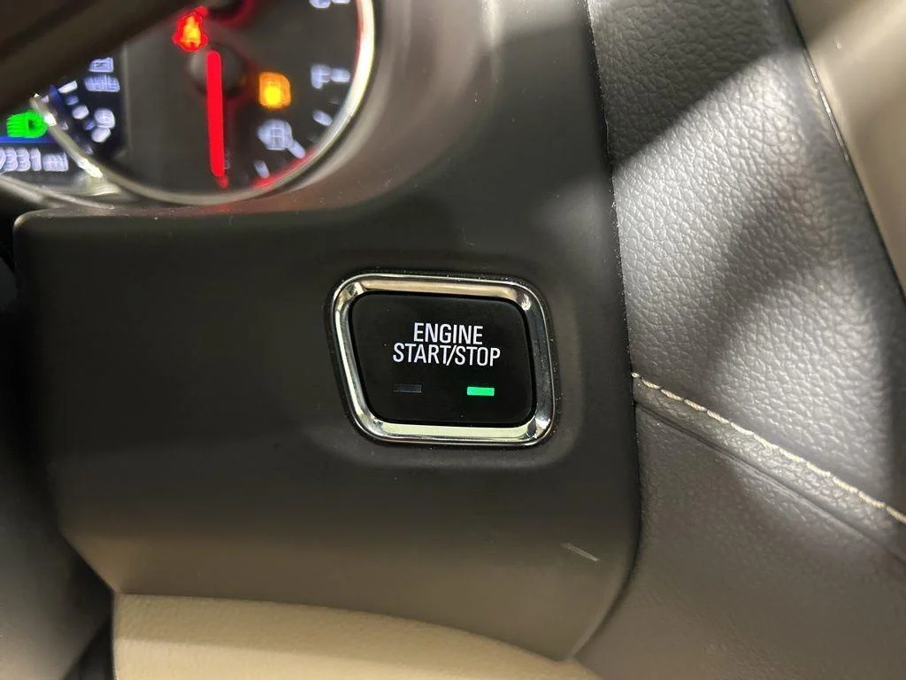 Used 2021 Cayenne Red GMC Denali image 30