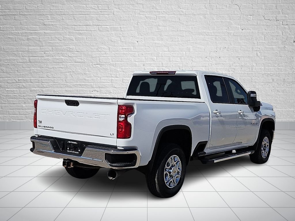 Used 2023 White Chevrolet LT image 4