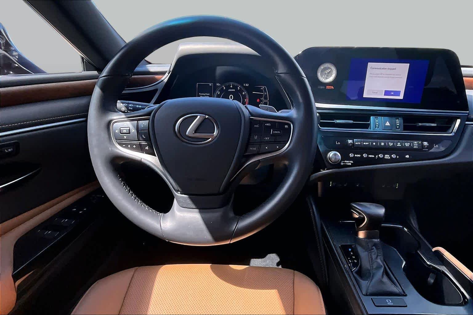 Used 2025 Eminent White Pearl Lexus  image 6