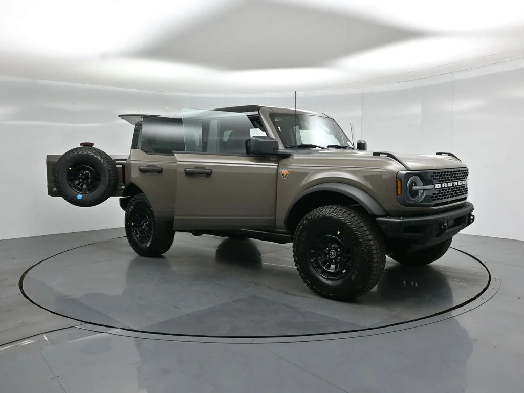 New 2026 Marsh Gray Ford Badlands image 30