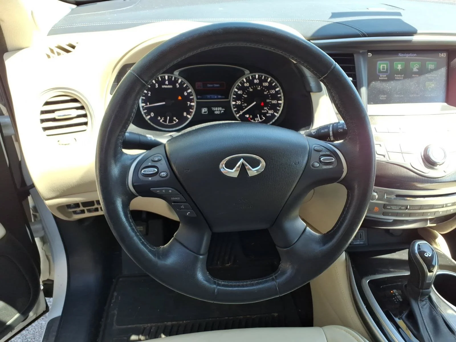 Used 2019 Majestic White INFINITI LUXE image 7