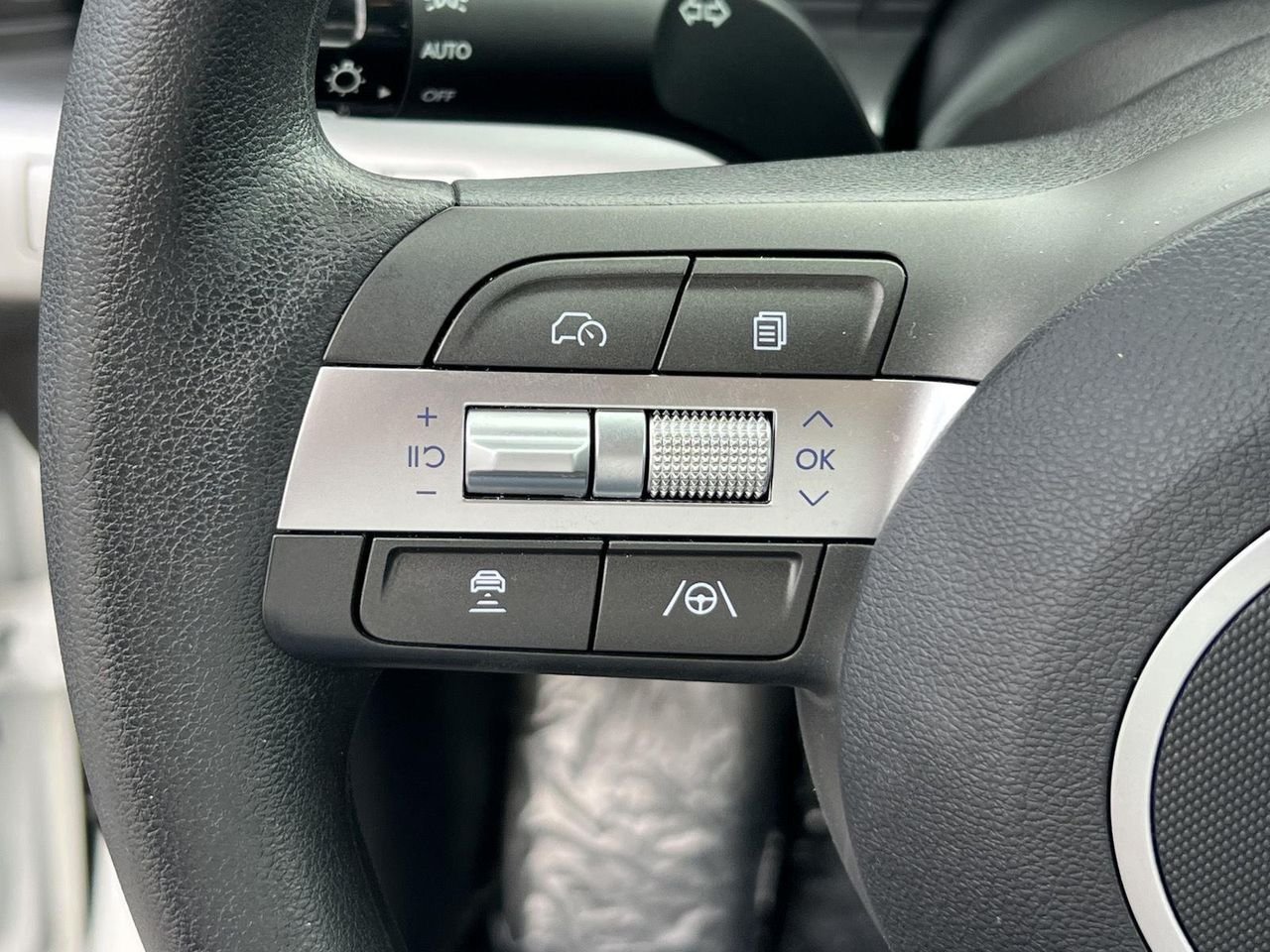 New 2026 Atlas White Hyundai SE AWD image 32