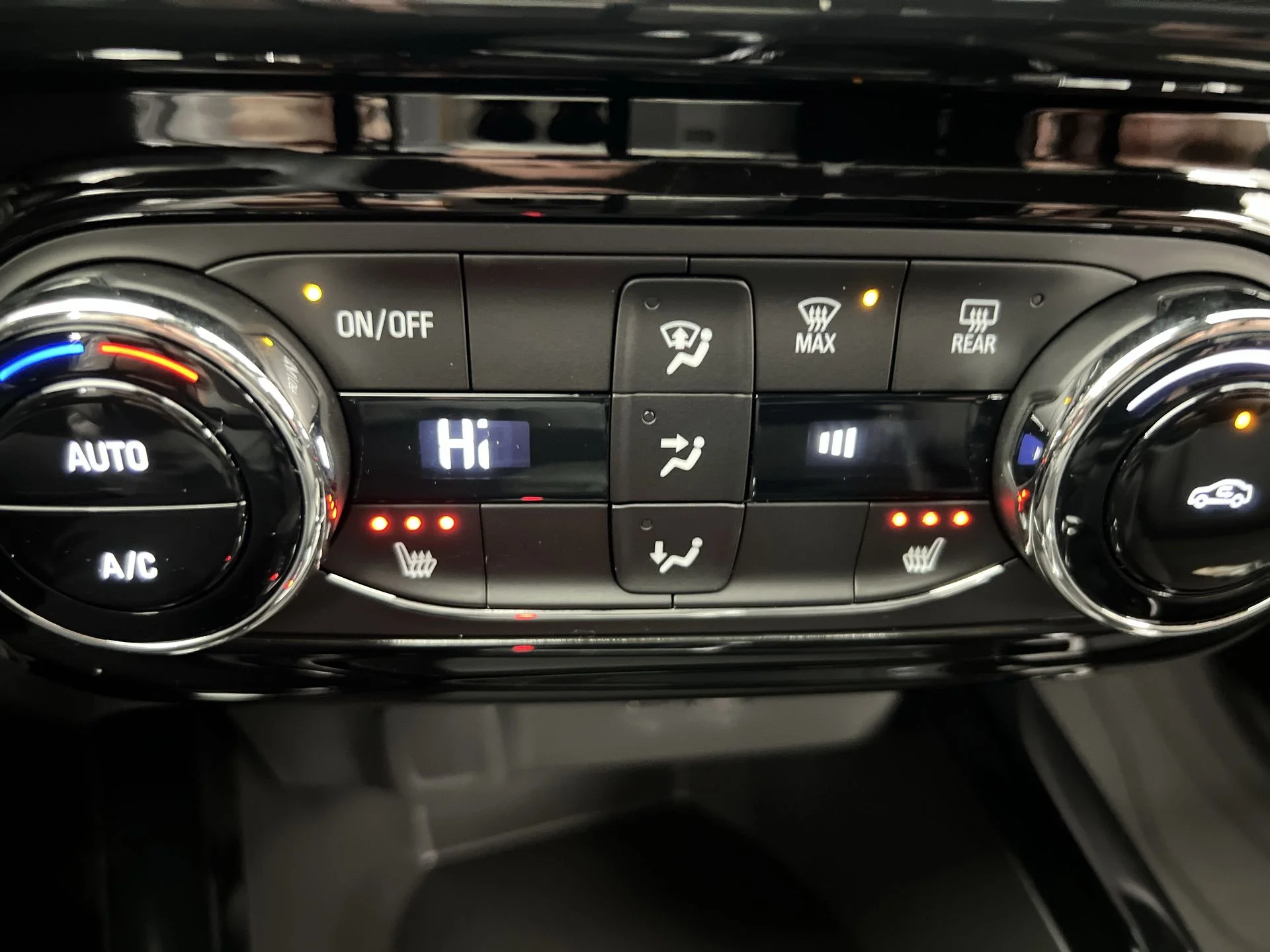 2026 Chevrolet Trax RS - Photo 48