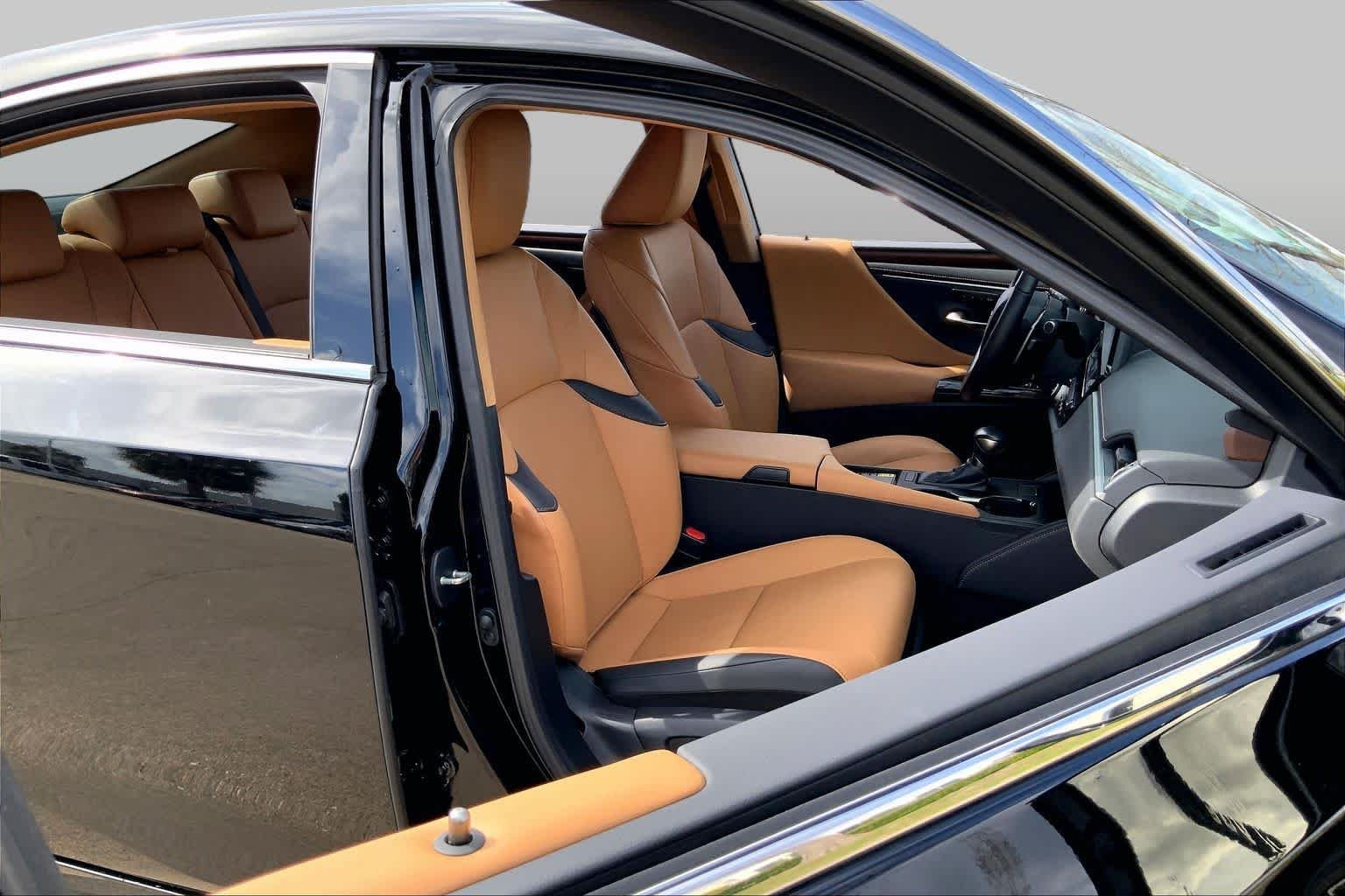 2024 Lexus ES 350 - Photo 16