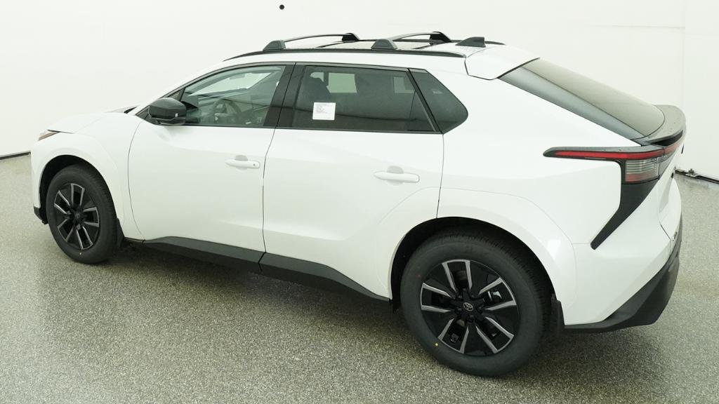 New 2026 Wind Chill Pearl Toyota XLE image 39