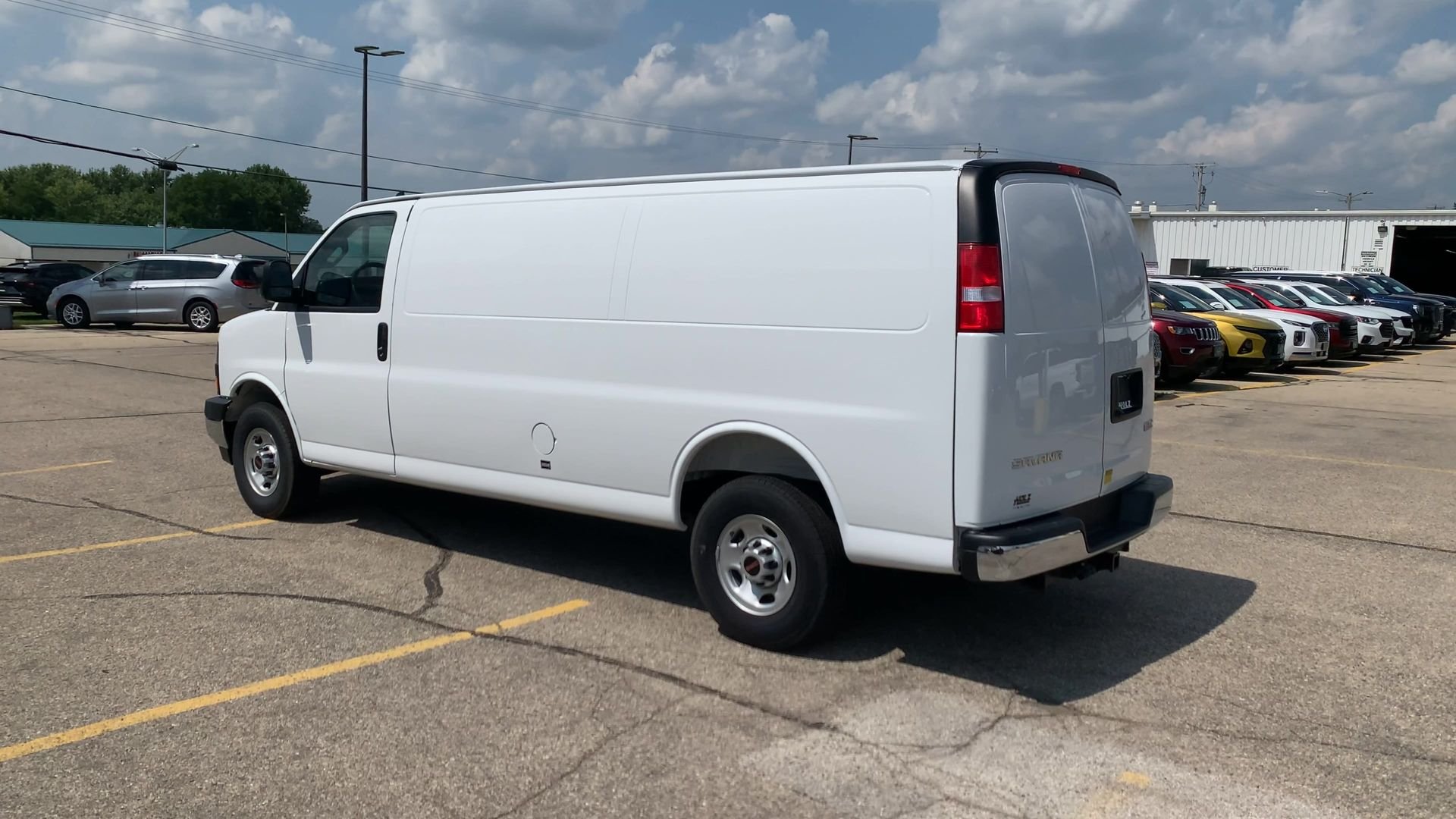 New 2025 Summit White GMC Work Van image 30