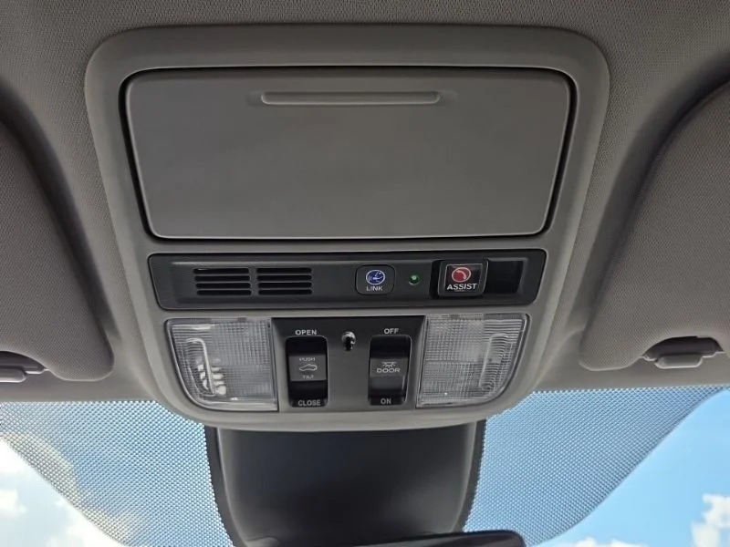 Used 2023  Honda Touring image 47