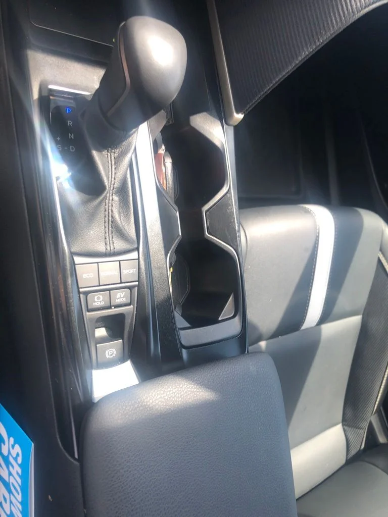 Used 2025  Toyota SE image 25