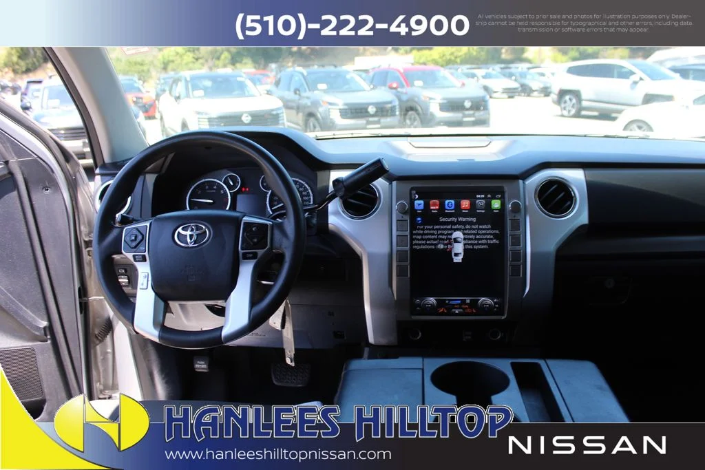 Used 2014 Silver Toyota SR5 image 16