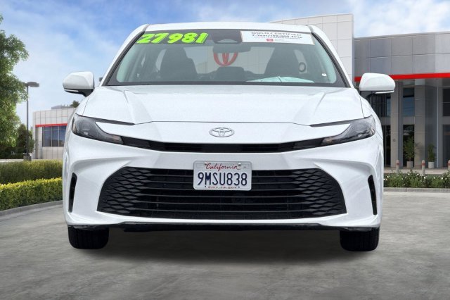 Used 2025 White Toyota LE image 10