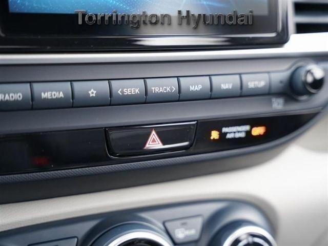 2025 Hyundai Venue Limited - Photo 11