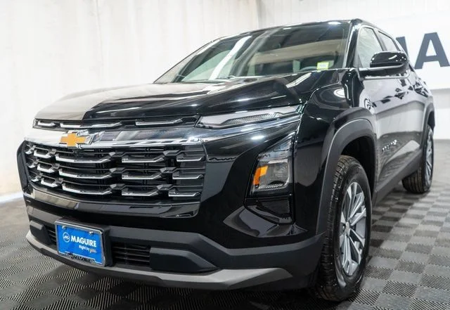 New 2027 Mosaic Black Metallic Chevrolet LT image 2