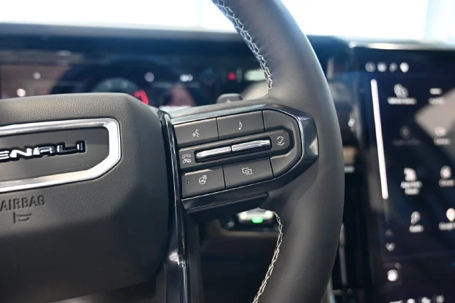 2026 GMC Yukon XL Denali Ultimate - Photo 30