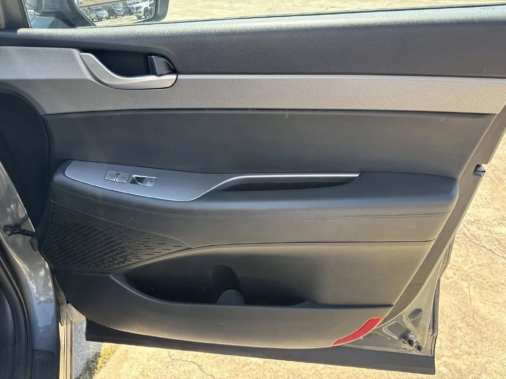 Used 2025 Gray Hyundai SEL image 27