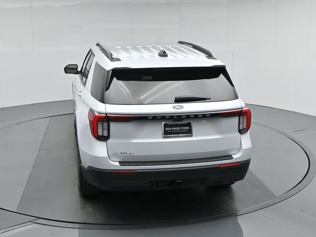 New 2026 Space White Metallic Ford Active image 42