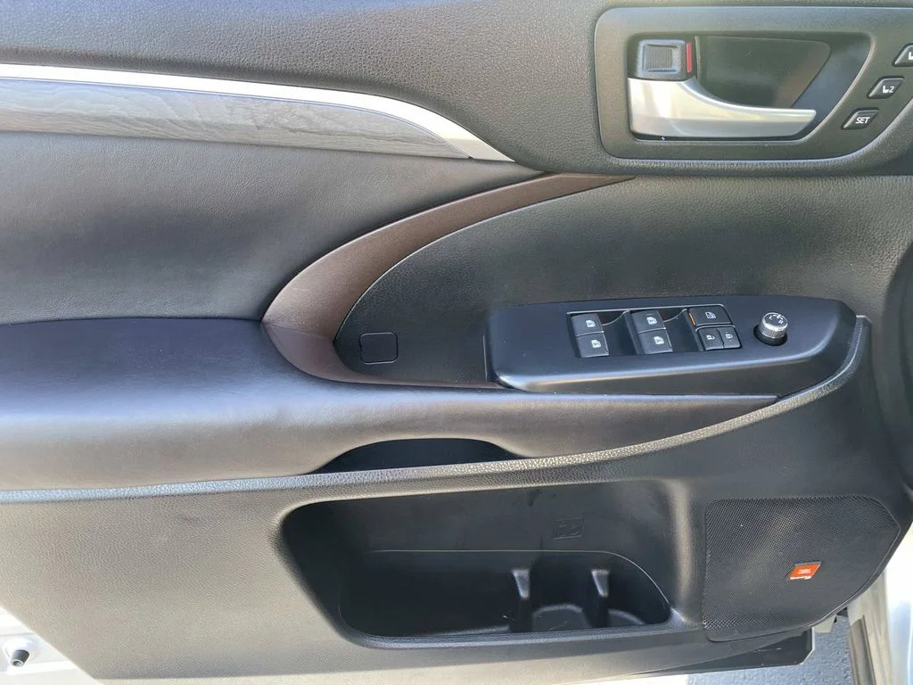 Used 2017 Silver Toyota Limited image 21