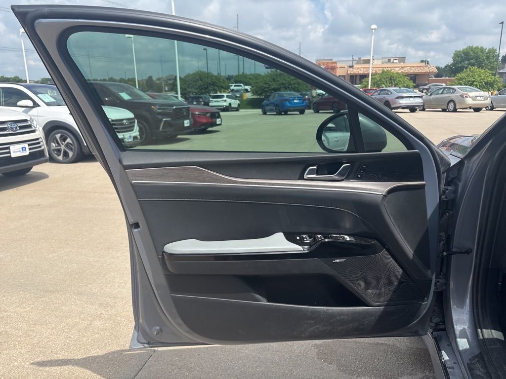 Used 2021 Everlasting Silver Kia EX image 9
