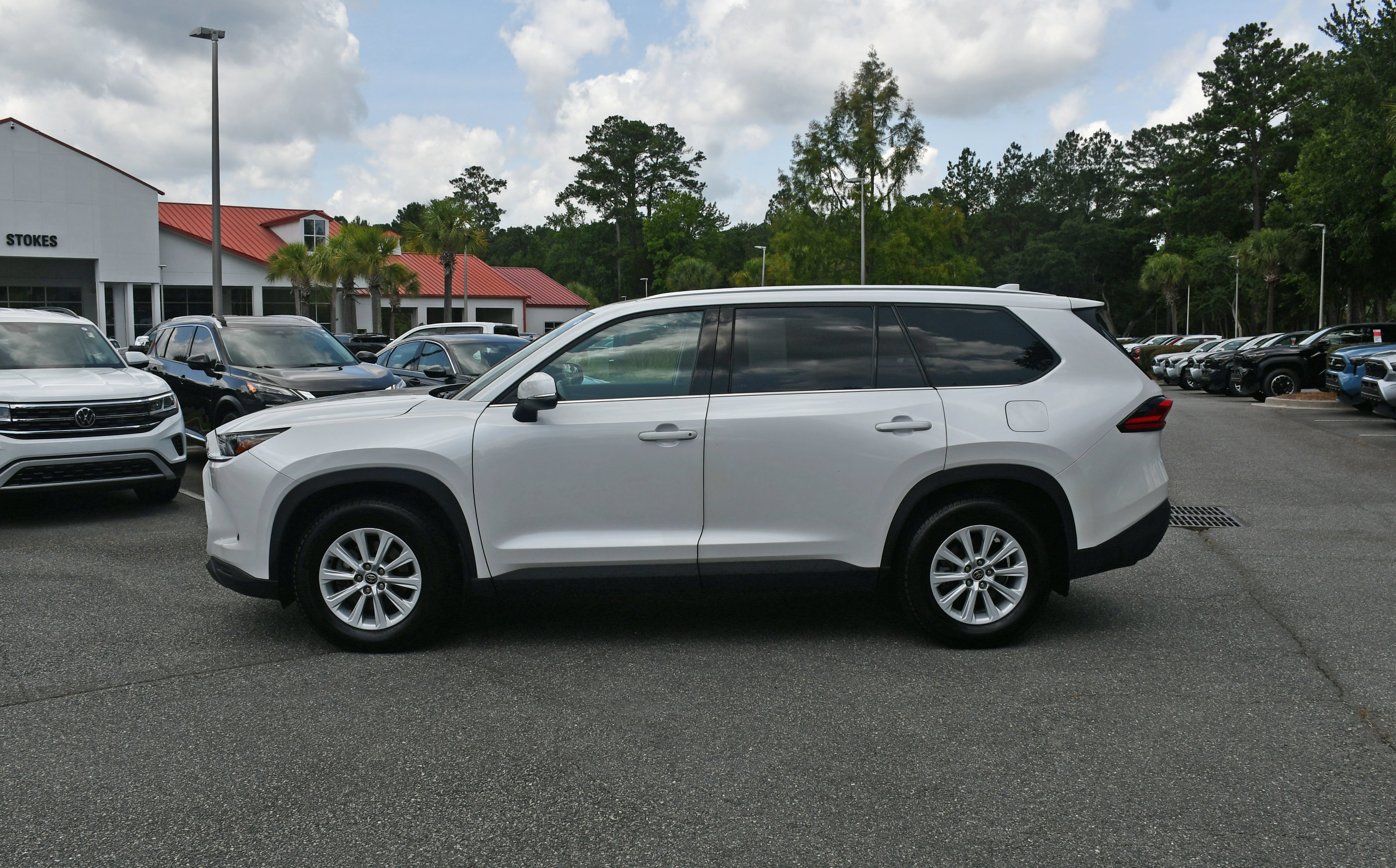 Used 2024 Beige Toyota XLE image 1