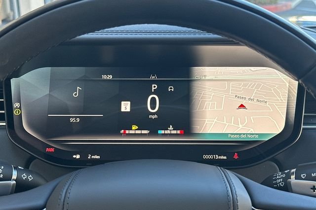 New 2026 Obsidian Black in Gloss Finish Land Rover SE image 23