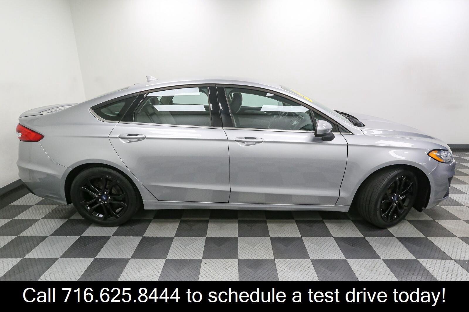 Used 2020 Iconic Silver Ford SE image 7