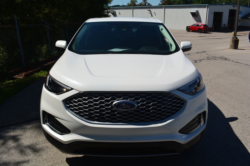 Certified Used 2024 White Ford SEL image 2
