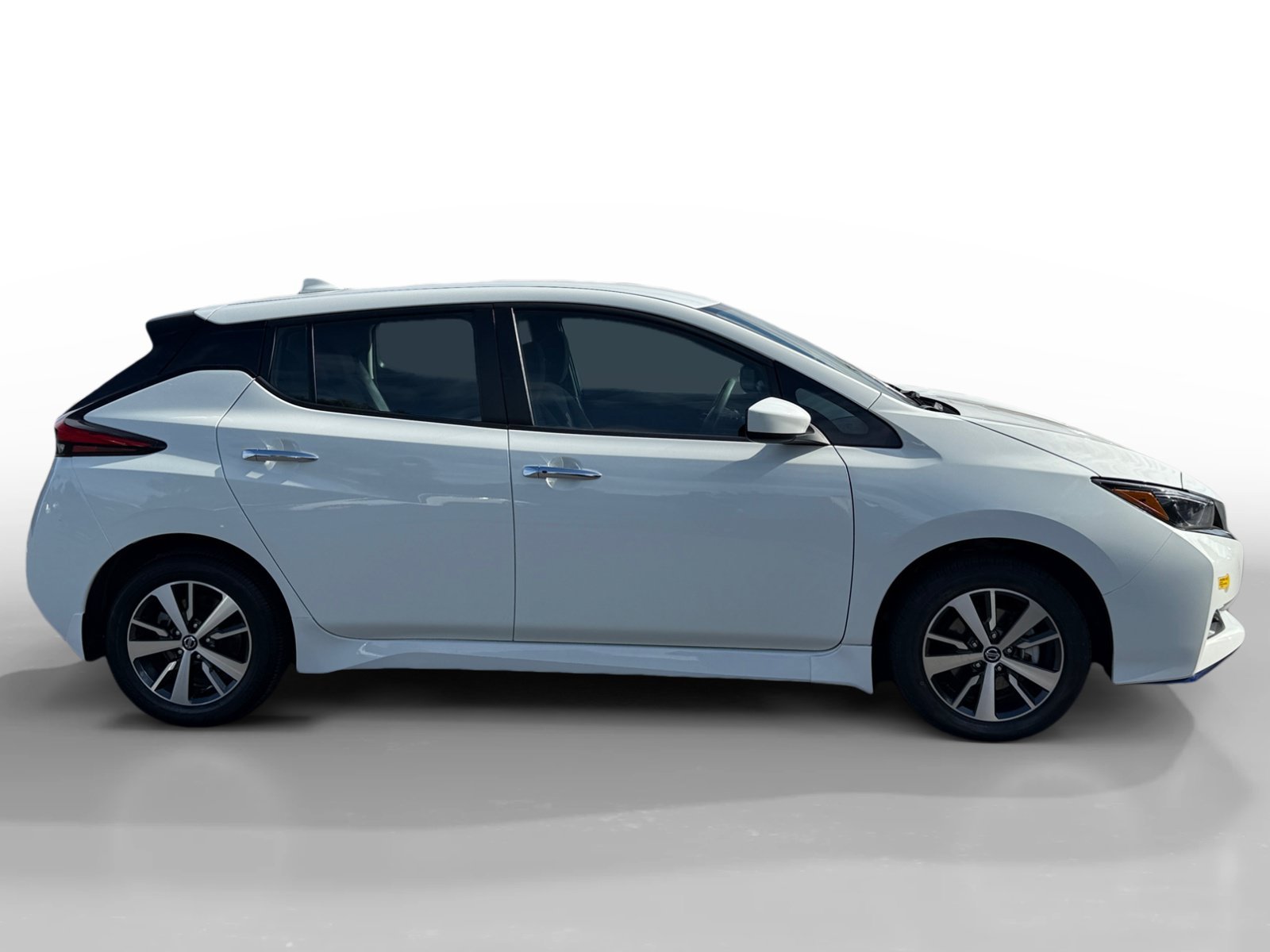 Used 2022 Glacier White Nissan S Plus image 6