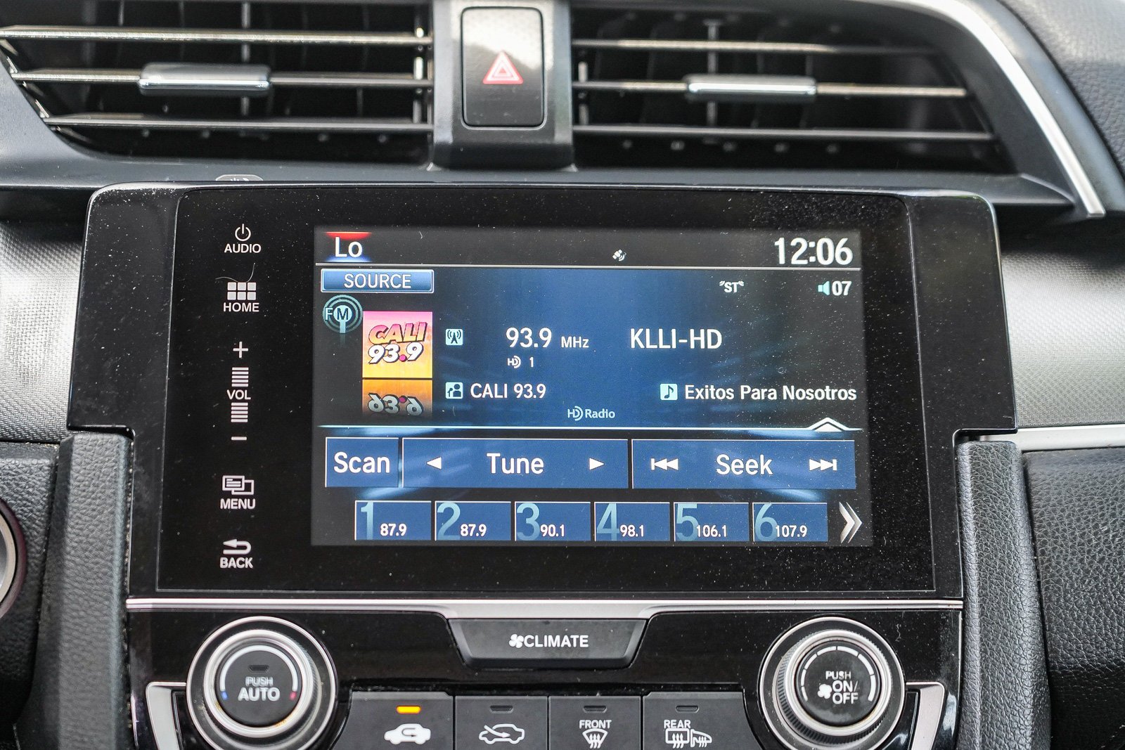 Used 2017 White Honda EX image 14