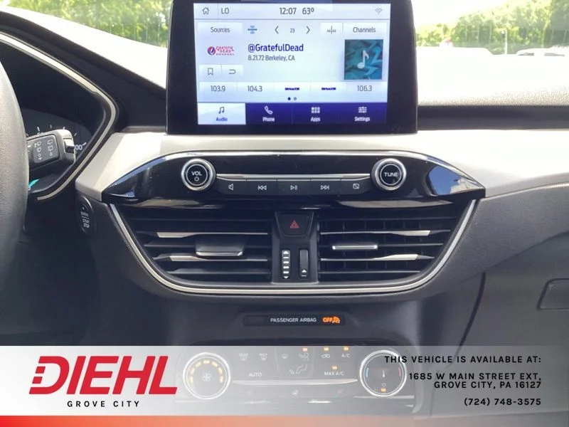 Used 2022 Blue Ford SE image 37