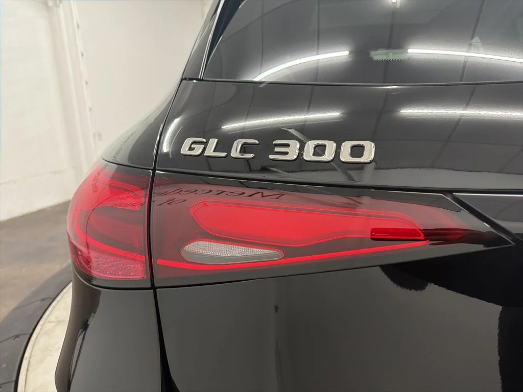 Used 2026 Black Mercedes-Benz GLC 300 image 11