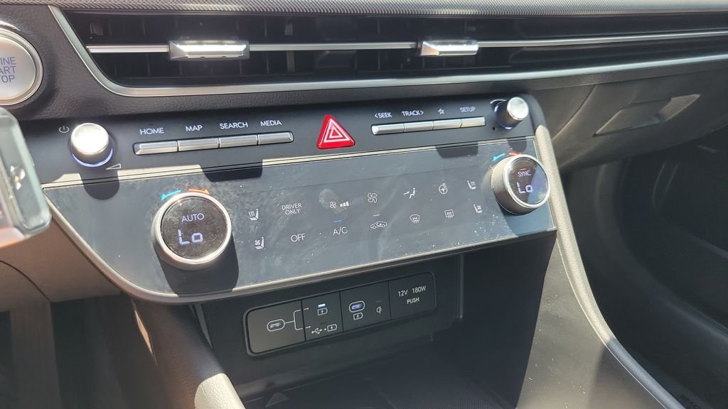 2025 Hyundai Sonata Hybrid Limited - Photo 18