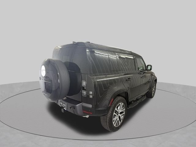 New 2026 Santorini Black Land Rover X-Dynamic SE image 4