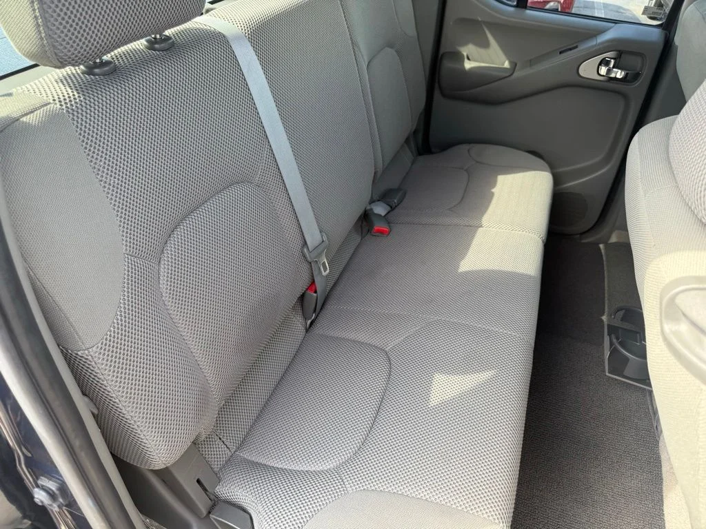 Used 2013 Blue Nissan SV image 49