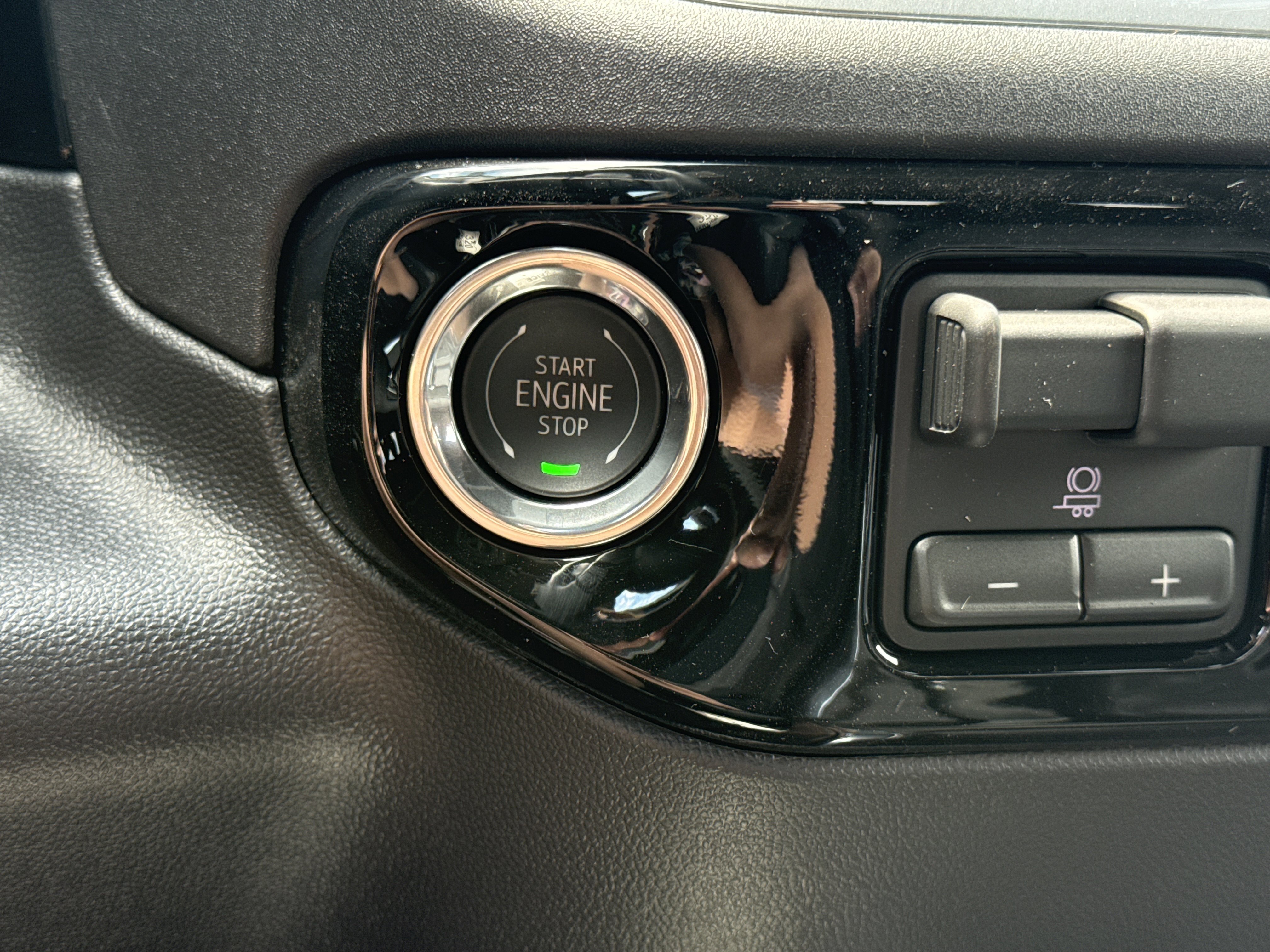 2026 GMC Sierra 1500 SLT - Photo 25