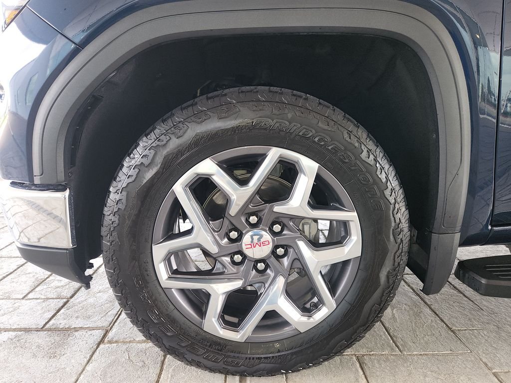 Used 2023 Blue GMC SLT image 30