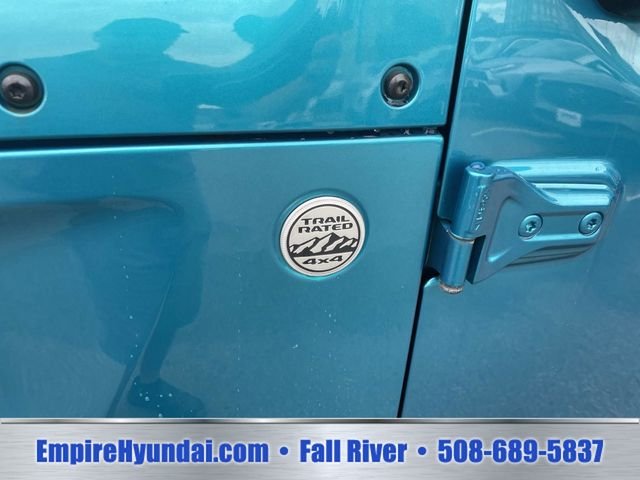 Used 2019 Bikini Pearlcoat Jeep Unlimited Sport S image 12