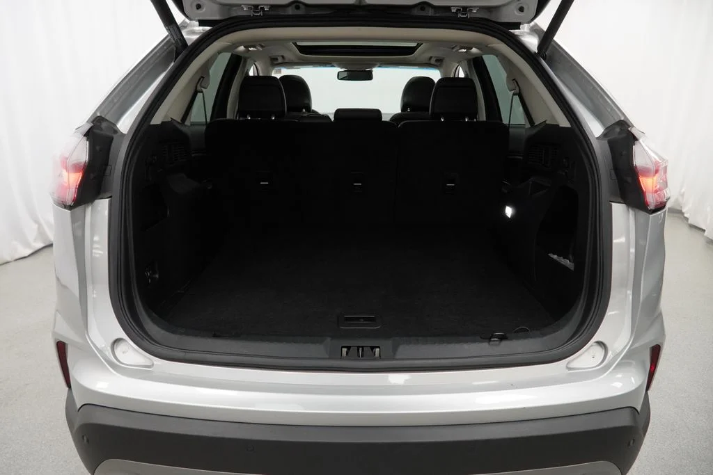 Used 2019 Silver Ford SEL image 45