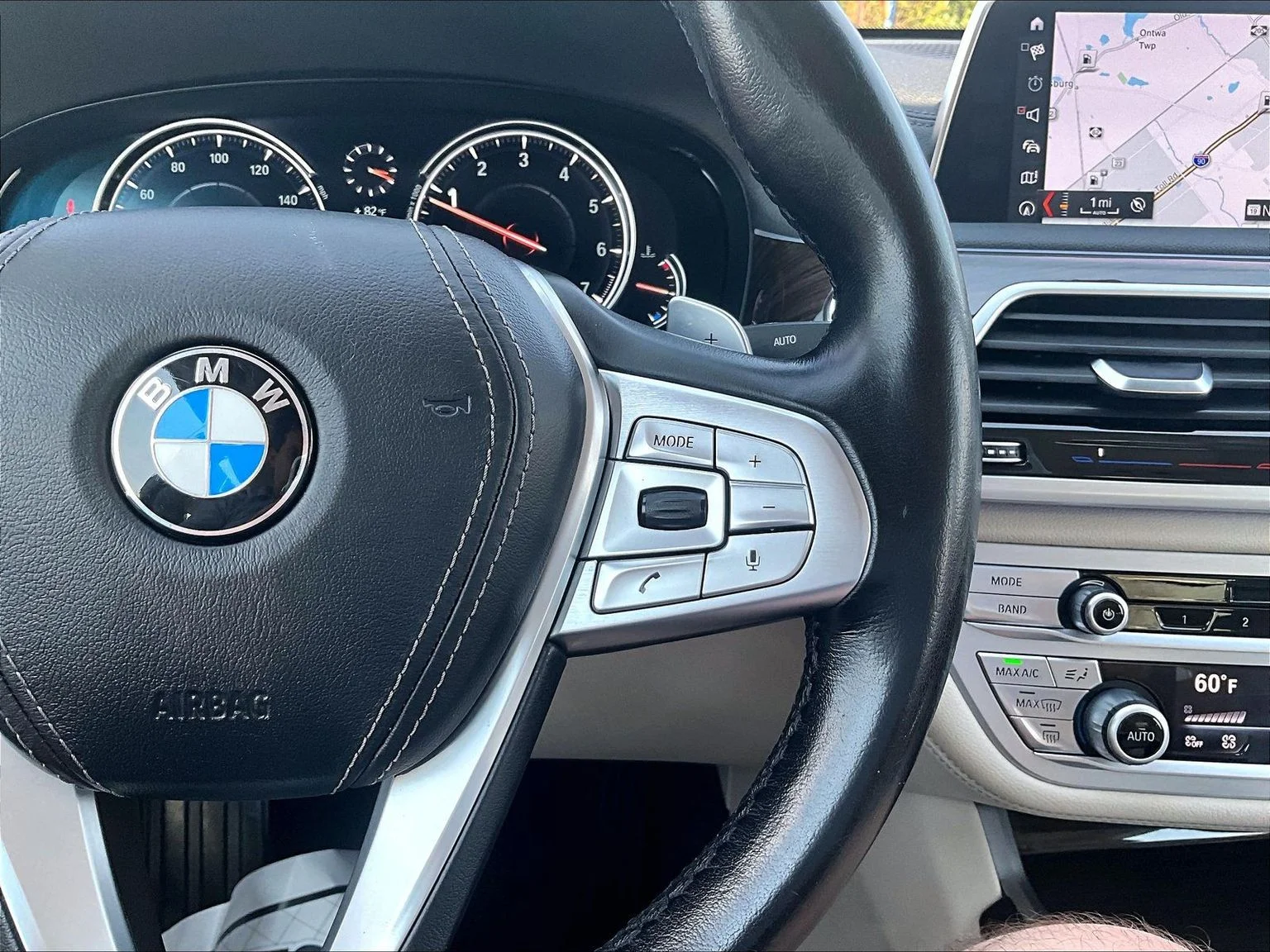 Used 2018 White BMW 740i xDrive image 20