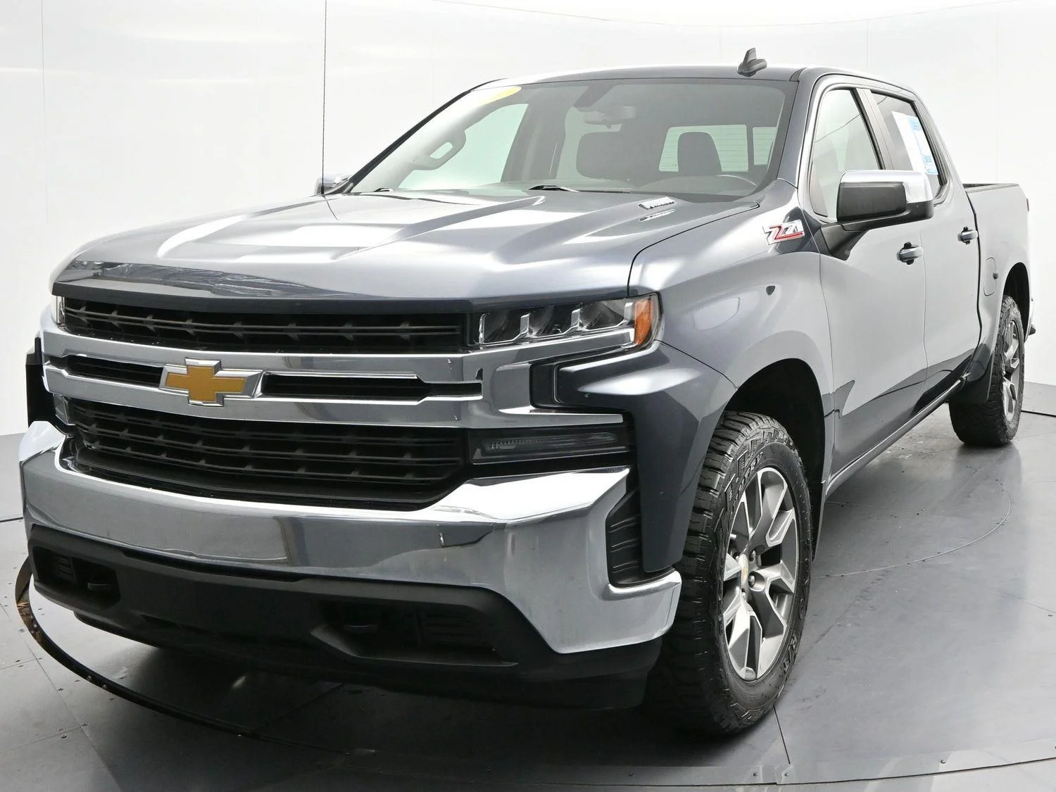 Used 2021 Shadow Gray Metallic Chevrolet LT image 3