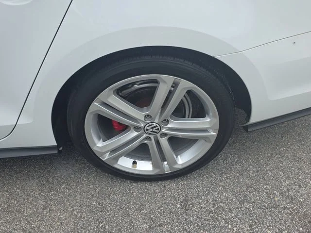 Used 2017  Volkswagen GLI image 34